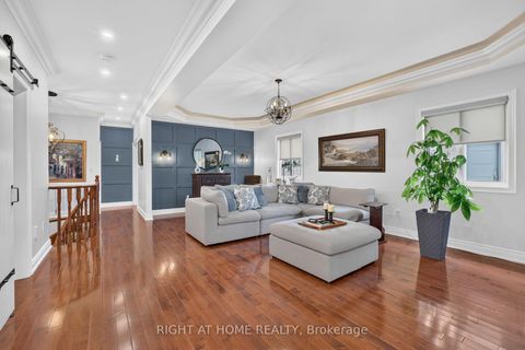 Photo 4 at 66 Sanremo Court, West Woodbridge, Vaughan