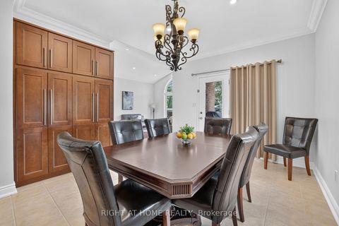 Photo 9 at 66 Sanremo Court, West Woodbridge, Vaughan
