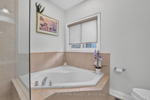 Photo 14 at 66 Sanremo Court, West Woodbridge, Vaughan