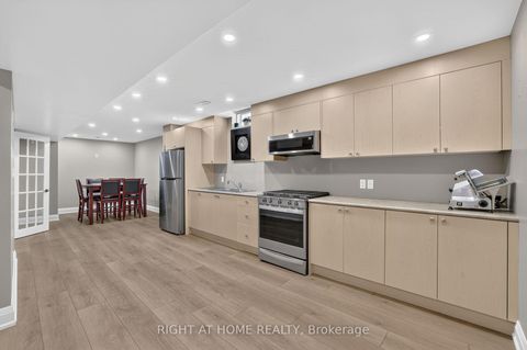 Photo 21 at 66 Sanremo Court, West Woodbridge, Vaughan