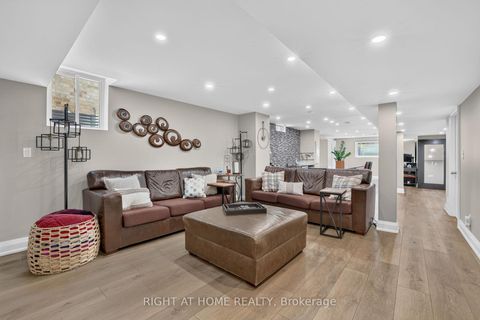 Photo 24 at 66 Sanremo Court, West Woodbridge, Vaughan