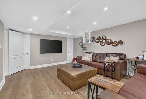 Photo 25 at 66 Sanremo Court, West Woodbridge, Vaughan