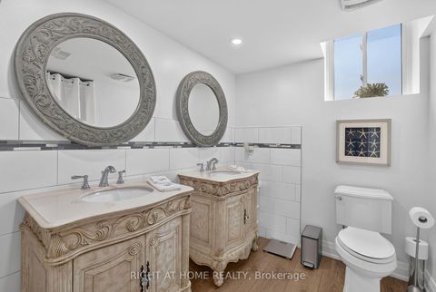 Photo 32 at 66 Sanremo Court, West Woodbridge, Vaughan