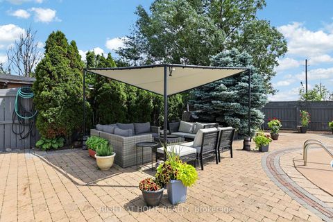 Photo 37 at 66 Sanremo Court, West Woodbridge, Vaughan