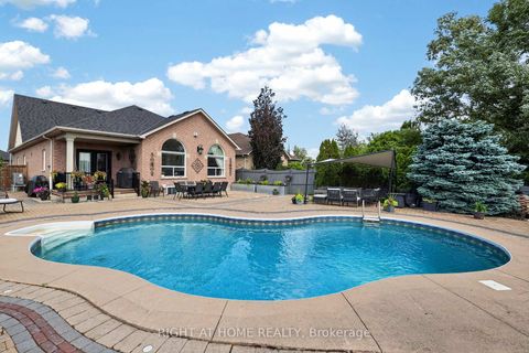 Photo 39 at 66 Sanremo Court, West Woodbridge, Vaughan