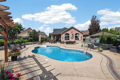 Photo 43 at 66 Sanremo Court, West Woodbridge, Vaughan