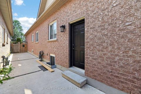 Photo 44 at 66 Sanremo Court, West Woodbridge, Vaughan