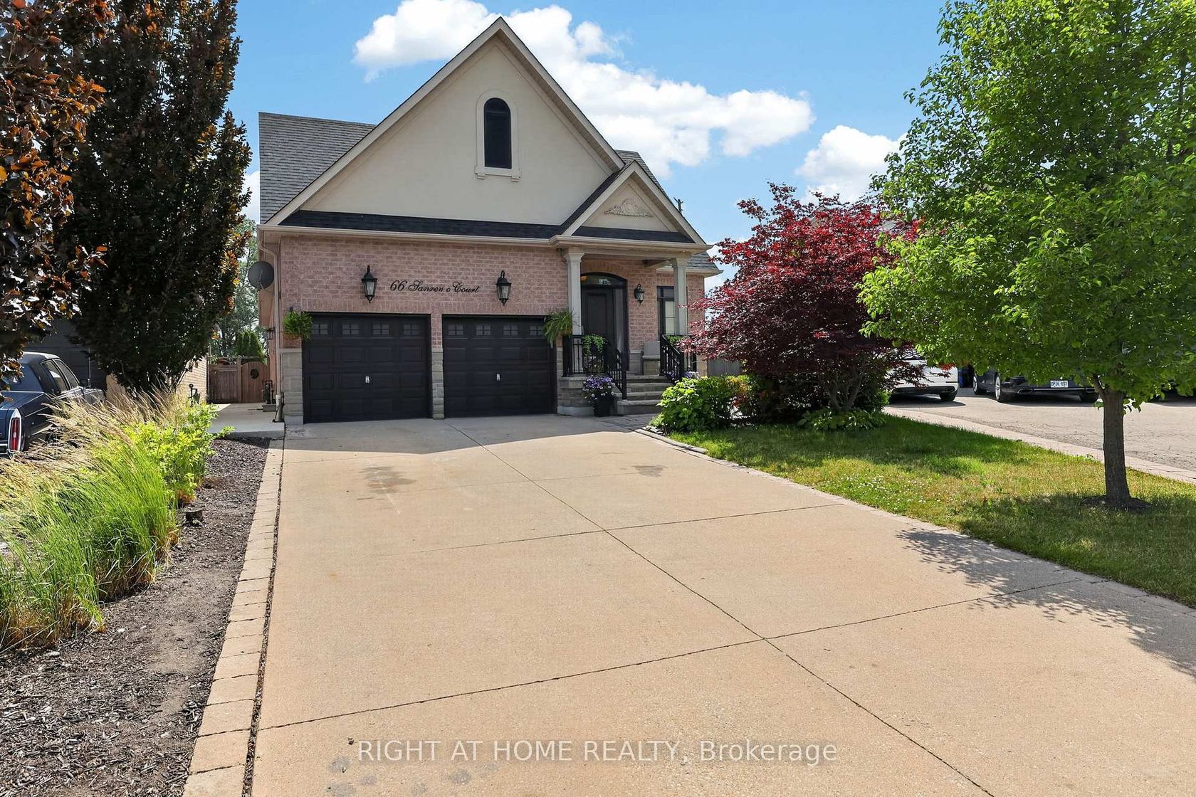 66 Sanremo Court, West Woodbridge, Vaughan photo number 2