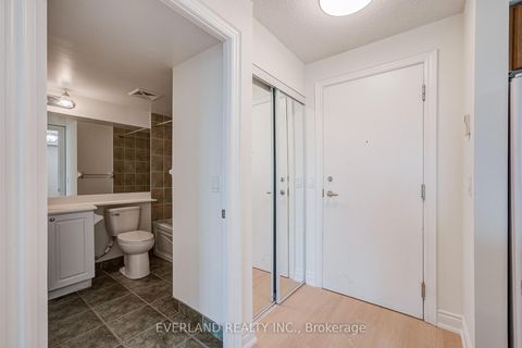 Photo 6 at 707 - 15 Greenview Avenue, Newtonbrook West, Toronto
