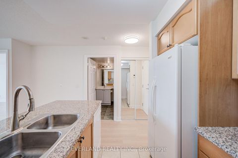 Photo 14 at 707 - 15 Greenview Avenue, Newtonbrook West, Toronto