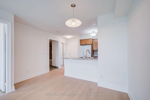Photo 17 at 707 - 15 Greenview Avenue, Newtonbrook West, Toronto