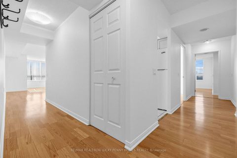 Photo 6 at 807 - 2800 Warden Avenue, L'Amoreaux, Toronto