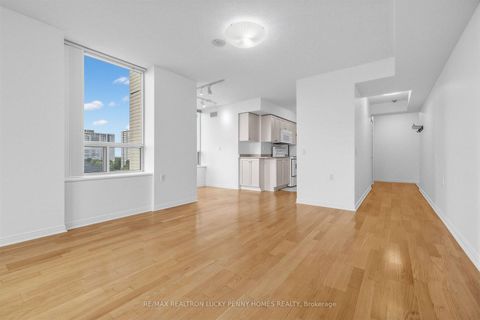Photo 15 at 807 - 2800 Warden Avenue, L'Amoreaux, Toronto