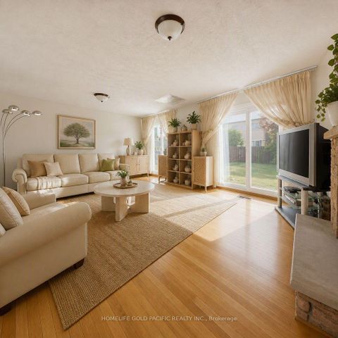 Photo 7 at 17 Chipwood Crescent, Pleasant View, Toronto