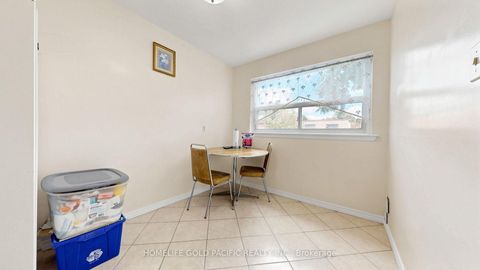 Photo 23 at 17 Chipwood Crescent, Pleasant View, Toronto