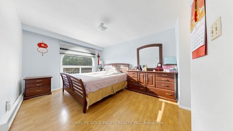 Photo 29 at 17 Chipwood Crescent, Pleasant View, Toronto