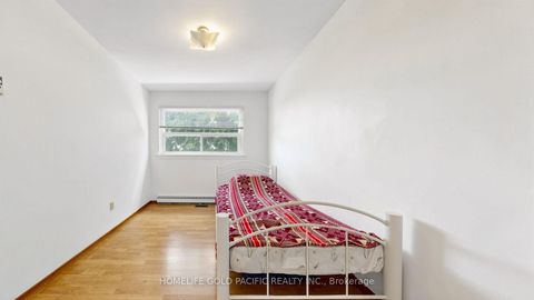 Photo 37 at 17 Chipwood Crescent, Pleasant View, Toronto