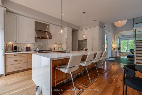Photo 2 at 12 Cudia Crescent, Cliffcrest, Toronto