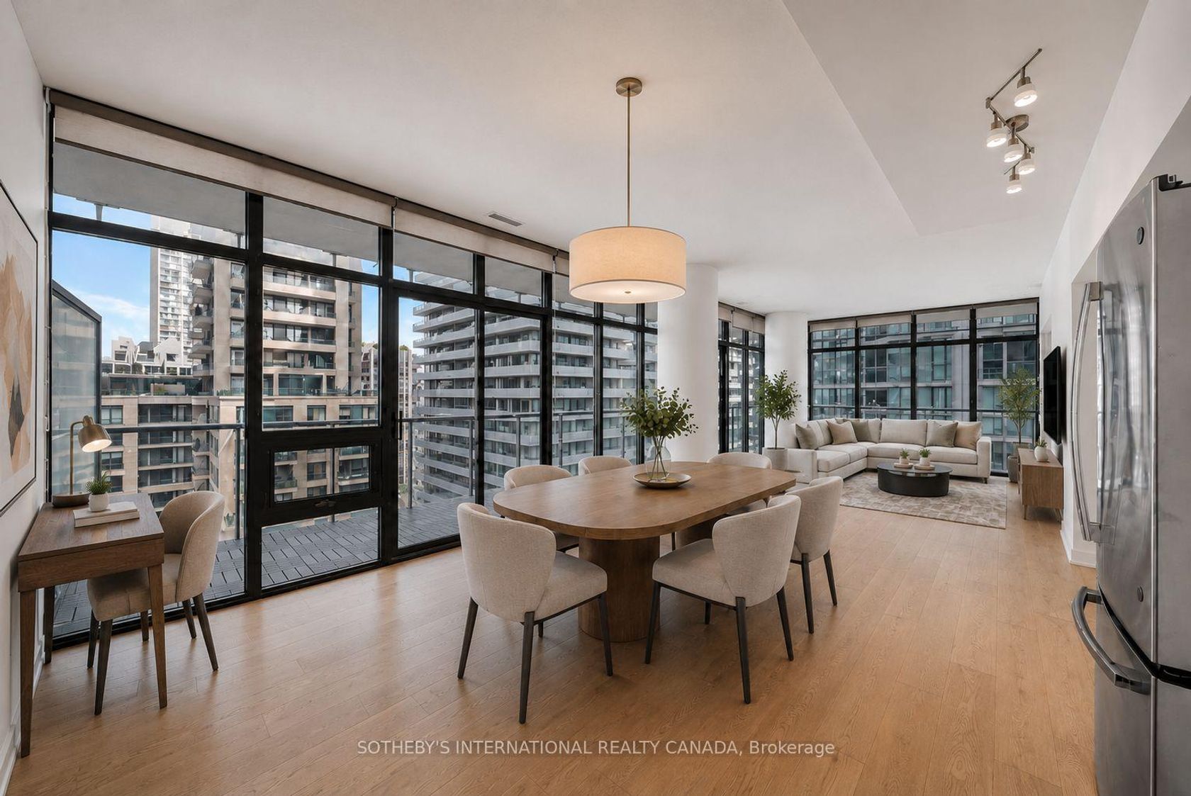 1611 - 33 Charles Street E, Yonge Corridor, Toronto photo number 2