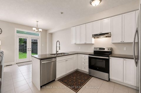 Photo 10 at 23 Nathan Crescent, Painswick South, Barrie