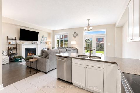 Photo 11 at 23 Nathan Crescent, Painswick South, Barrie