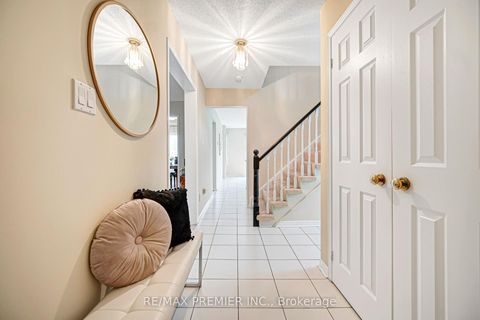 Photo 4 at 90 Pentland Crescent, Maple, Vaughan