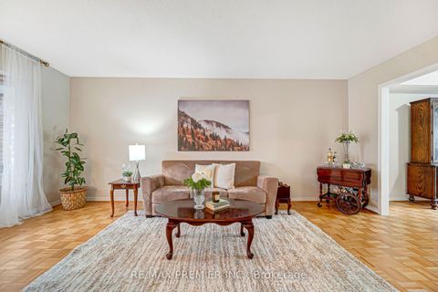 Photo 8 at 90 Pentland Crescent, Maple, Vaughan