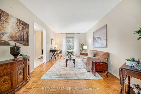 Photo 11 at 90 Pentland Crescent, Maple, Vaughan