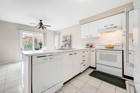 Photo 17 at 90 Pentland Crescent, Maple, Vaughan