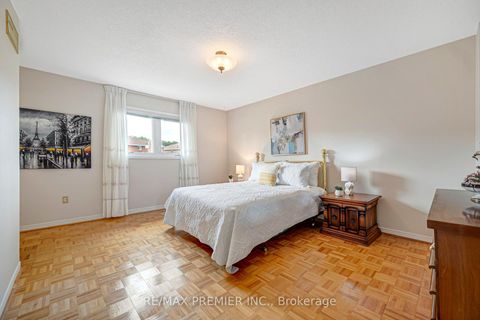 Photo 24 at 90 Pentland Crescent, Maple, Vaughan