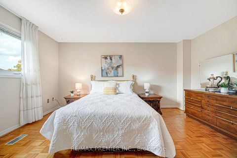 Photo 25 at 90 Pentland Crescent, Maple, Vaughan