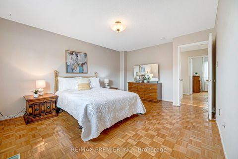 Photo 26 at 90 Pentland Crescent, Maple, Vaughan