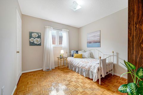 Photo 29 at 90 Pentland Crescent, Maple, Vaughan