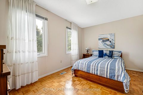 Photo 31 at 90 Pentland Crescent, Maple, Vaughan