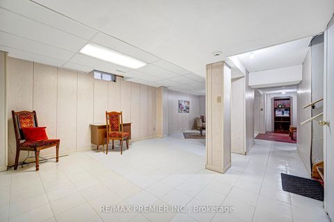 Photo 34 at 90 Pentland Crescent, Maple, Vaughan