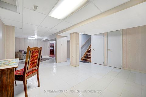 Photo 35 at 90 Pentland Crescent, Maple, Vaughan