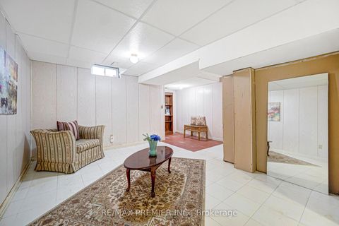 Photo 37 at 90 Pentland Crescent, Maple, Vaughan