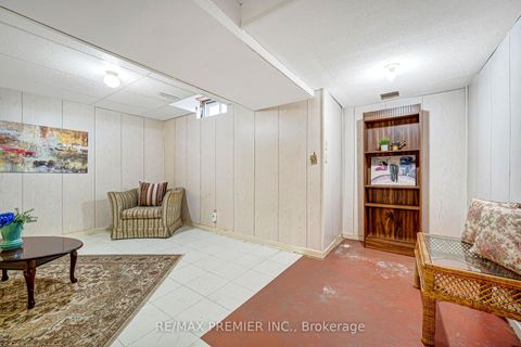 Photo 38 at 90 Pentland Crescent, Maple, Vaughan