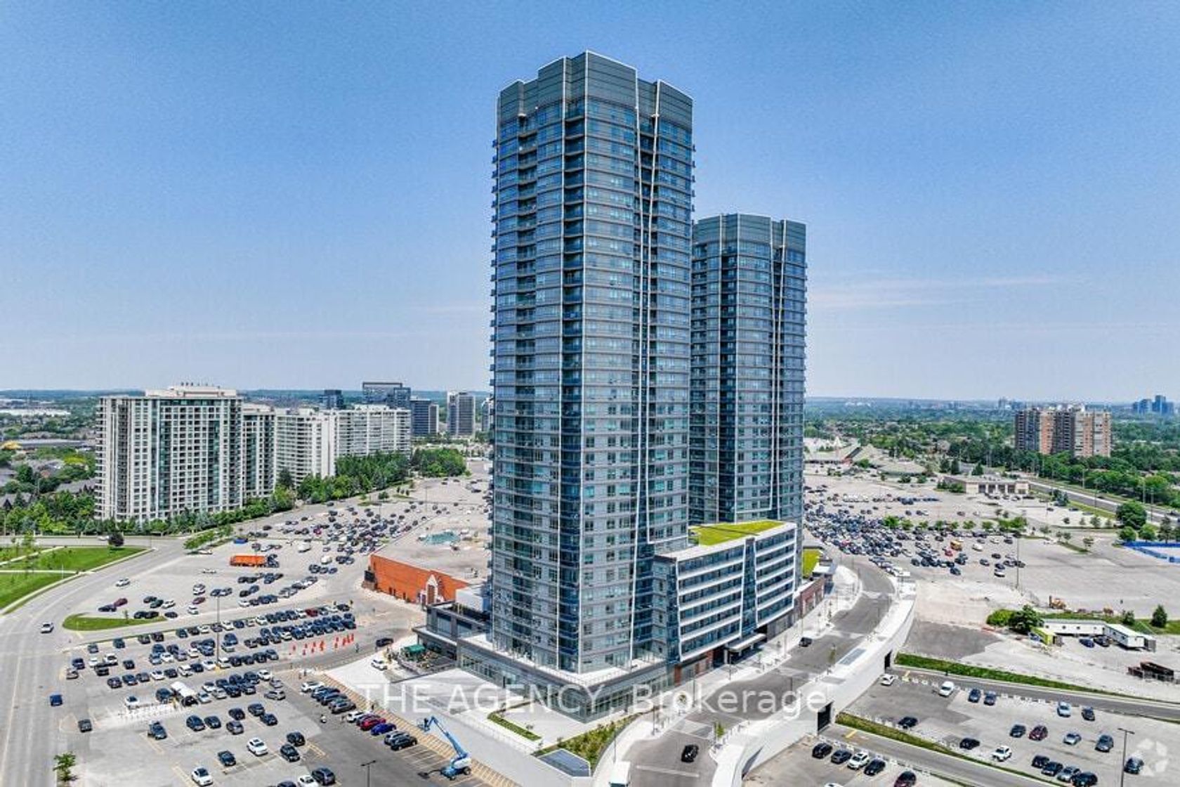 1108 - 30 Upper Mall Way, Brownridge, Vaughan photo 8