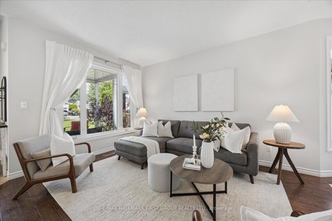 Photo 5 at 1028 Highbrooke Court, Pinecrest, Oshawa