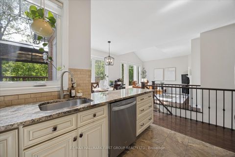Photo 10 at 1028 Highbrooke Court, Pinecrest, Oshawa