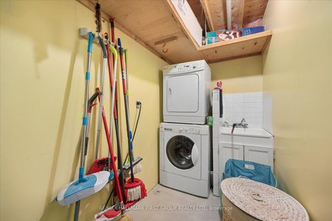 Photo 33 at 1028 Highbrooke Court, Pinecrest, Oshawa