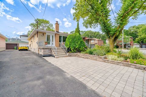 Photo 1 at 4 Cameo Crescent, Smythe, Toronto