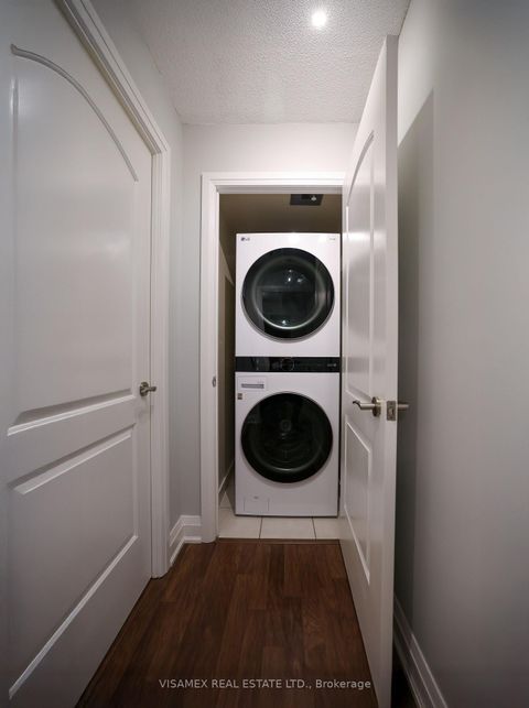 Photo 10 at 210 - 20 North Park Road, Beverley Glen, Vaughan