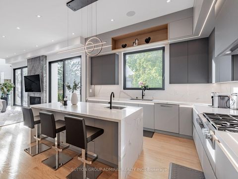 Photo 17 at 16 Sanderson Crescent, North Richvale, Richmond Hill