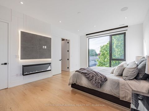 Photo 25 at 16 Sanderson Crescent, North Richvale, Richmond Hill