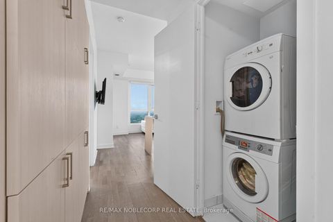 Photo 13 at 1911 - 501 St Clair Avenue W, Casa Loma, Toronto