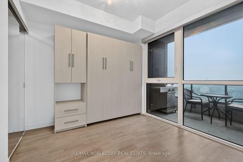Photo 14 at 1911 - 501 St Clair Avenue W, Casa Loma, Toronto