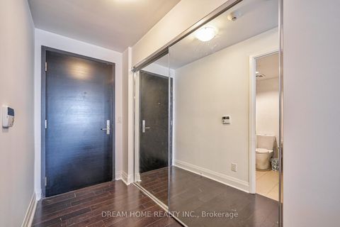 Photo 9 at 709 - 1080 Bay Street, Bay Street Corridor, Toronto