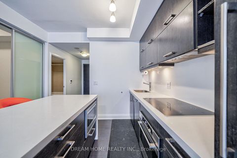 Photo 11 at 709 - 1080 Bay Street, Bay Street Corridor, Toronto